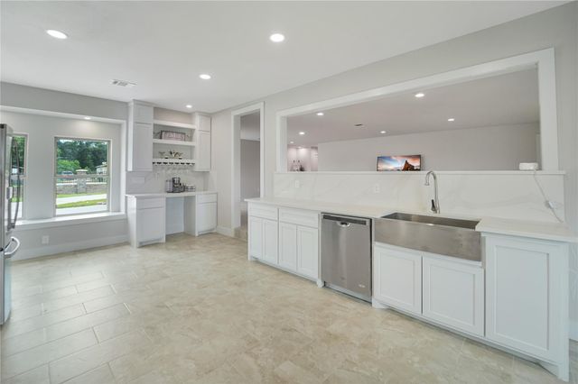 158 County Road 3550, Cleveland, TX 77327