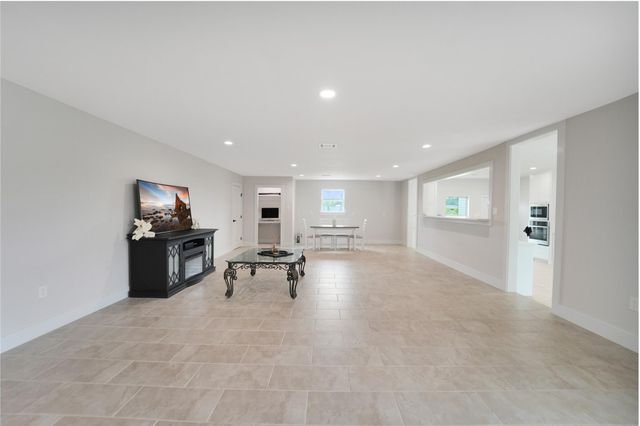 158 County Road 3550, Cleveland, TX 77327