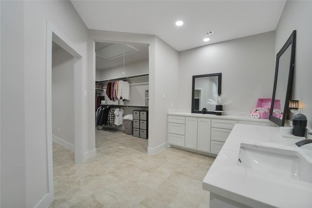 158 County Road 3550, Cleveland, TX 77327