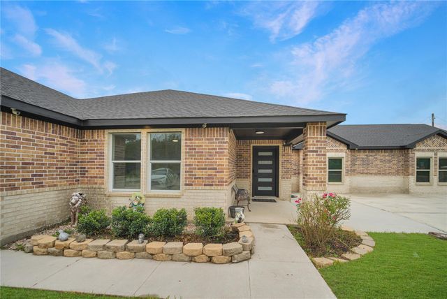 158 County Road 3550, Cleveland, TX 77327