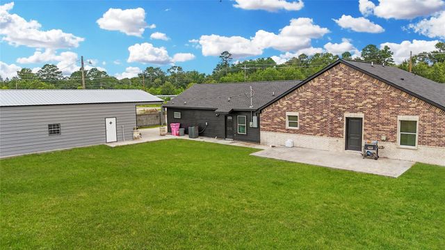 158 County Road 3550, Cleveland, TX 77327