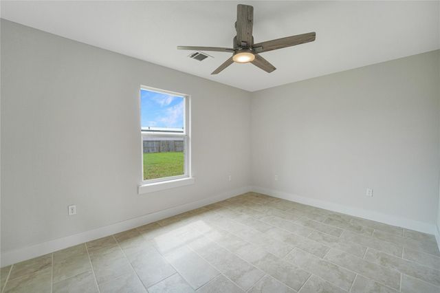 158 County Road 3550, Cleveland, TX 77327