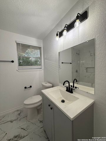 530 Artemis Dr, San Antonio, TX 78218