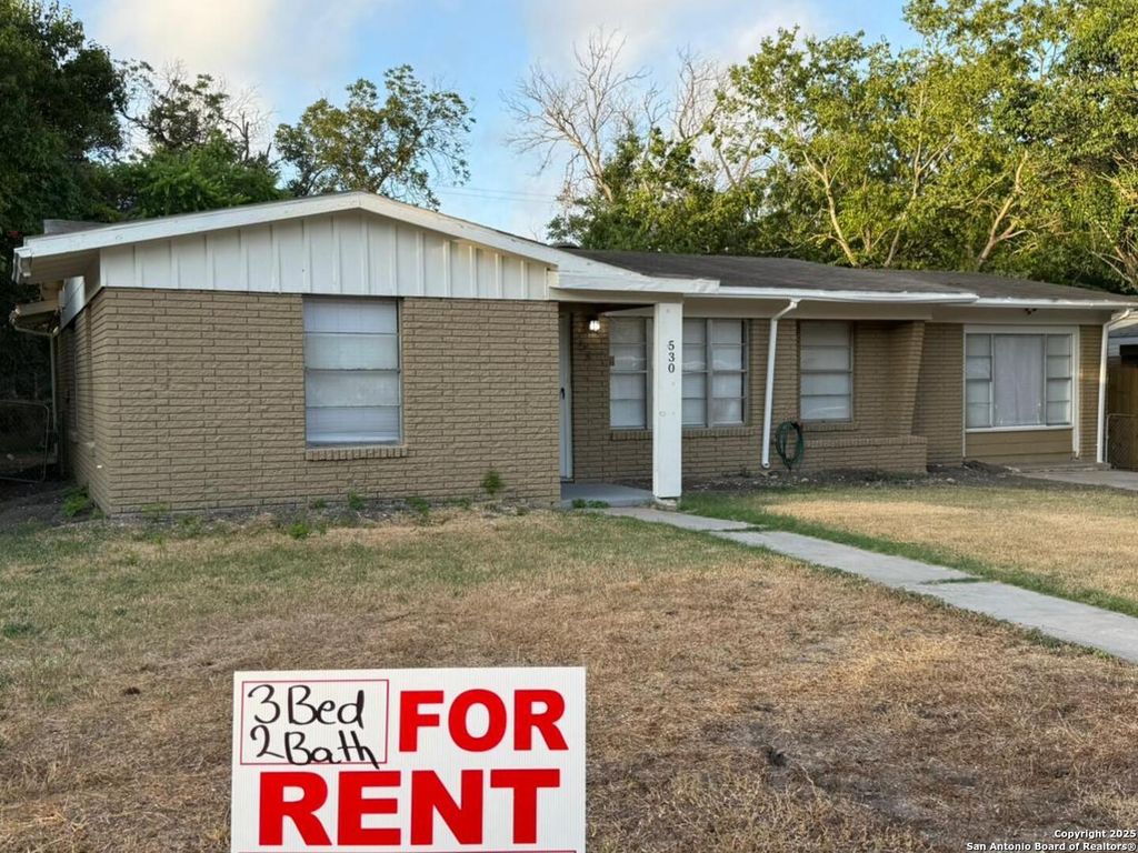530 Artemis Dr, San Antonio, TX 78218