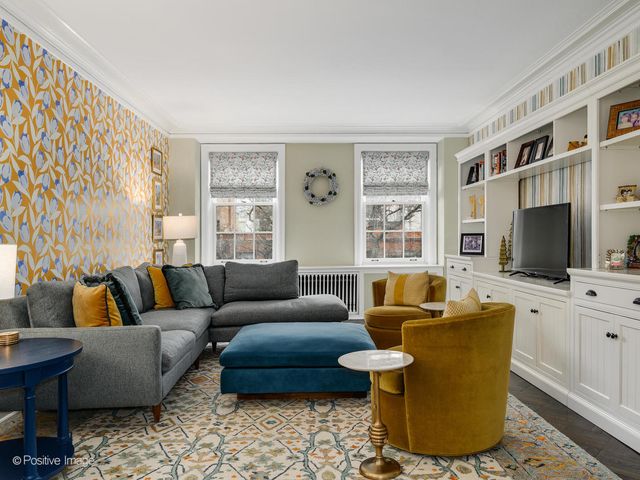 73 E Elm Street 4B, Chicago, IL 60611