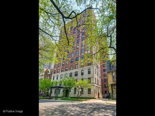 73 E Elm Street 4B, Chicago, IL 60611