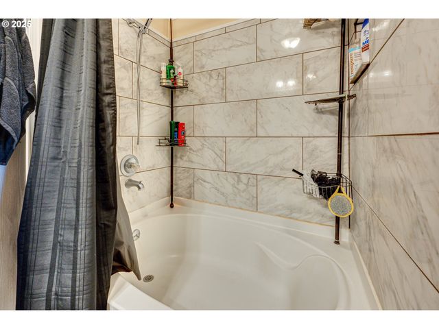 119 Nw 386TH St, Woodland, WA 98674