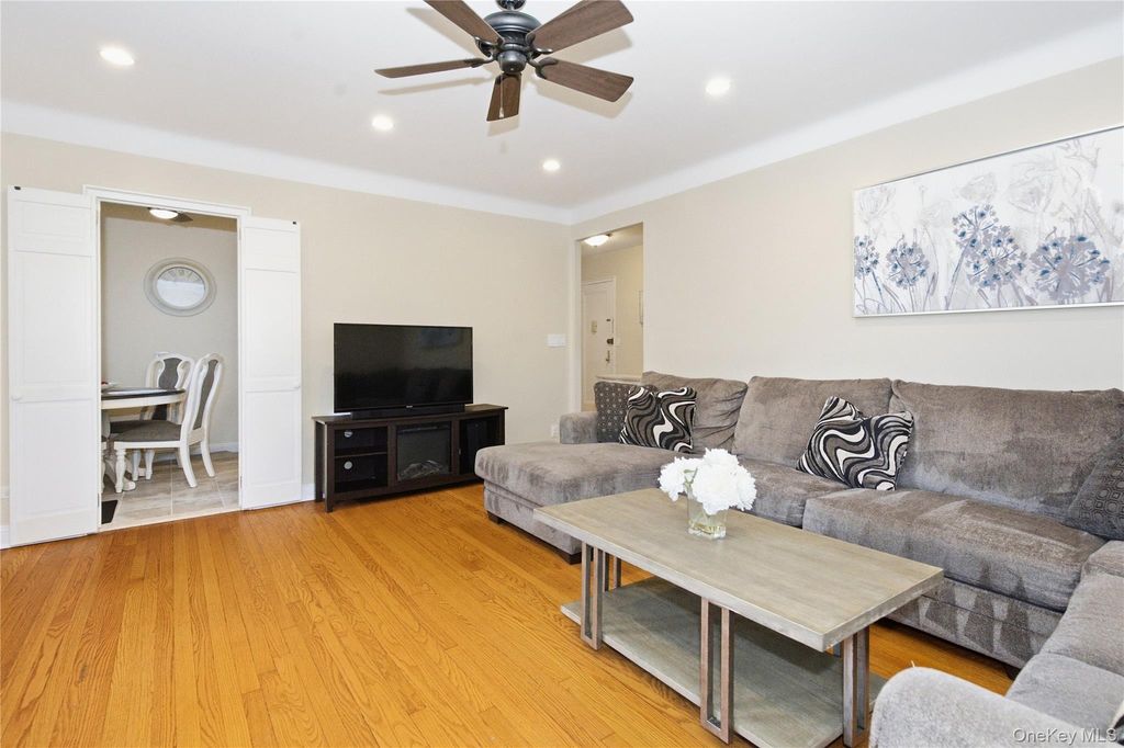 50 N Broadway 1J, White Plains, NY 10603 — photo 2