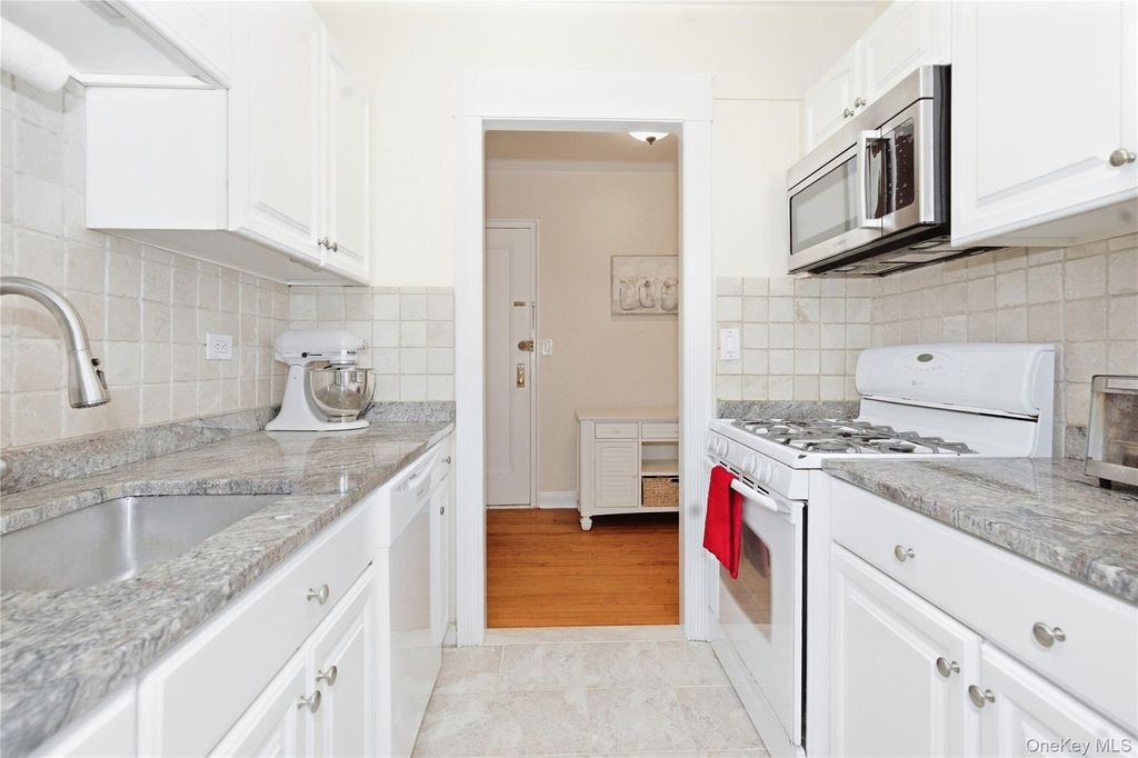 50 N Broadway 1J, White Plains, NY 10603 — photo 5