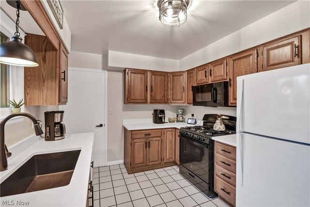 2822 Joseph Pky, Brunswick, OH 44212