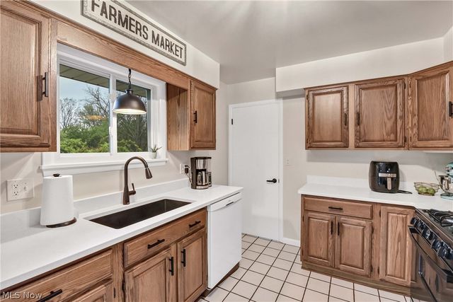 2822 Joseph Pky, Brunswick, OH 44212