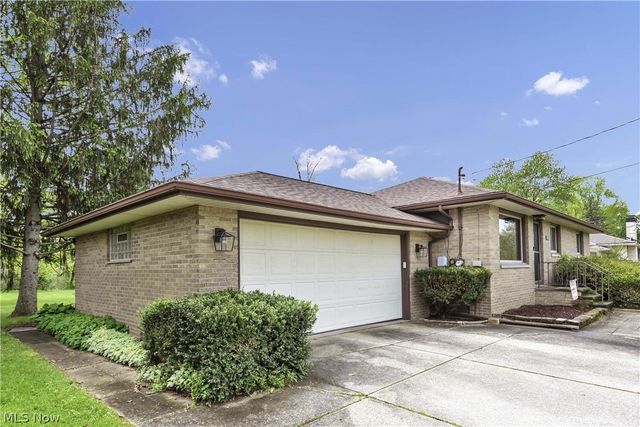 2822 Joseph Pky, Brunswick, OH 44212