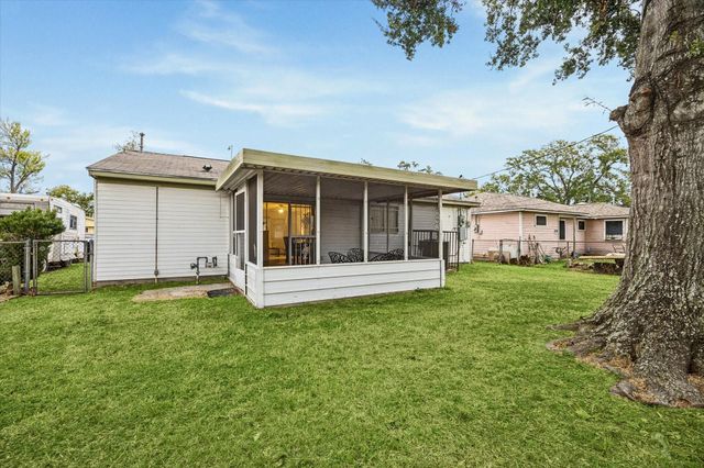 3201 Proswimmer Street, Houston, TX 77088