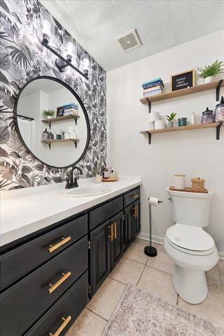154 WOODBURY Circle, Council Bluffs, IA 51503