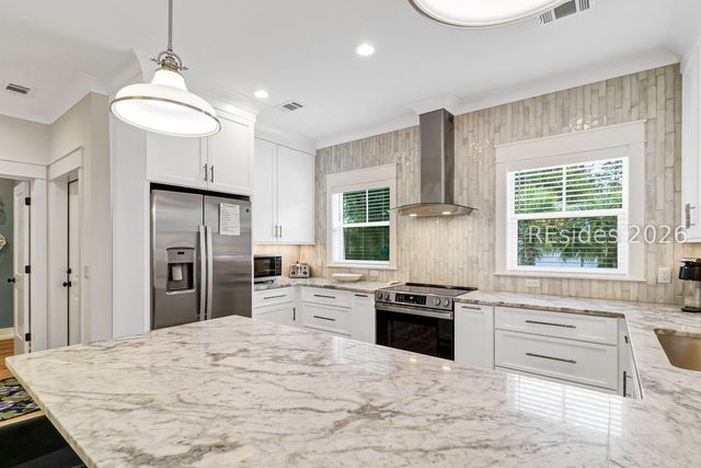 8 Moonshell Rd, Hilton Head Island, SC 29928
