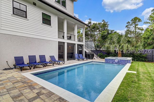 8 Moonshell Rd, Hilton Head Island, SC 29928
