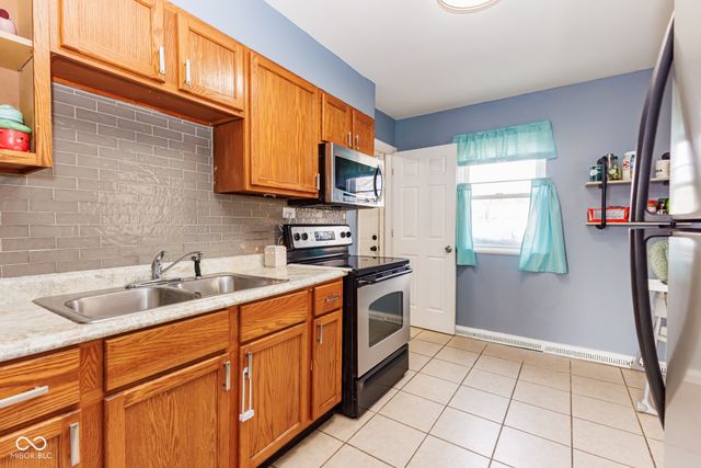 1914 E 24th Street, Muncie, IN 47302