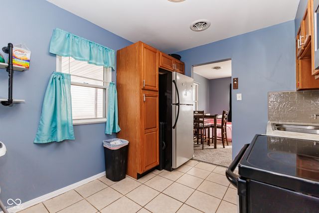 1914 E 24th Street, Muncie, IN 47302