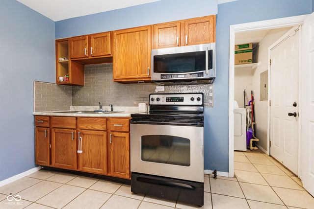 1914 E 24th Street, Muncie, IN 47302