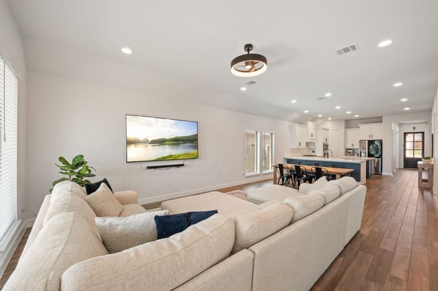 343 Eagle Ford DR, Kyle, TX 78640