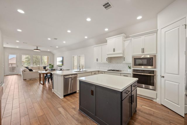 343 Eagle Ford DR, Kyle, TX 78640