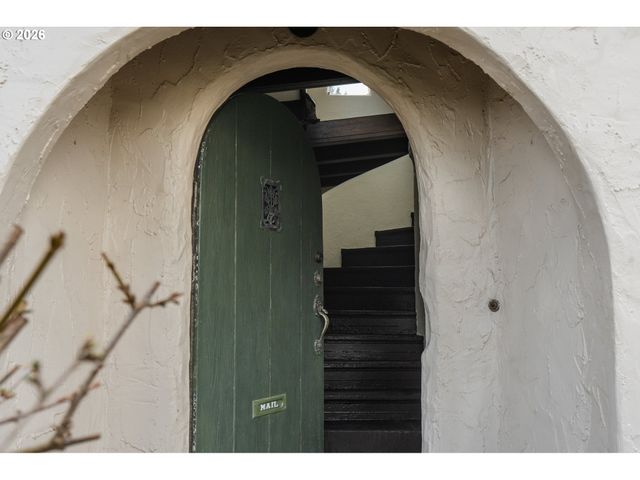 4254 Se SCHILLER St, Portland, OR 97206