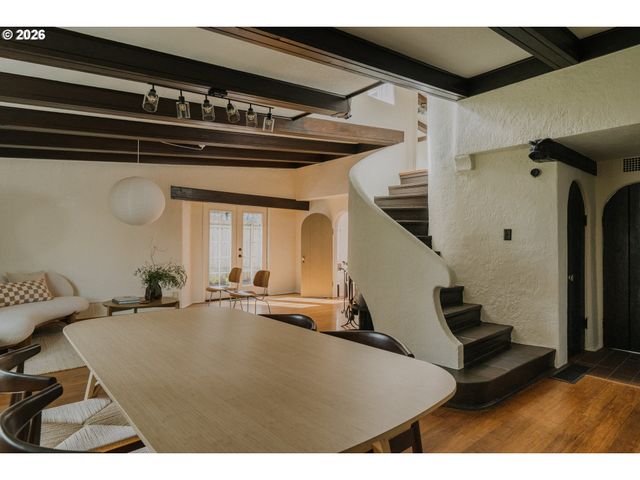 4254 Se SCHILLER St, Portland, OR 97206