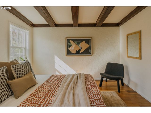 4254 Se SCHILLER St, Portland, OR 97206