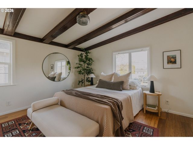 4254 Se SCHILLER St, Portland, OR 97206