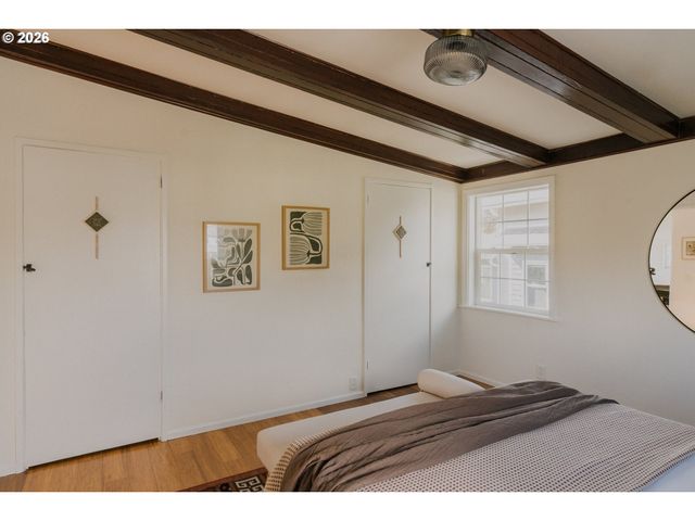 4254 Se SCHILLER St, Portland, OR 97206