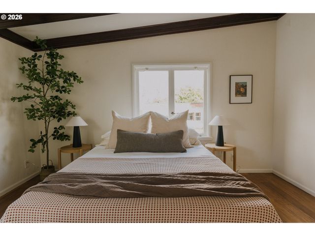 4254 Se SCHILLER St, Portland, OR 97206