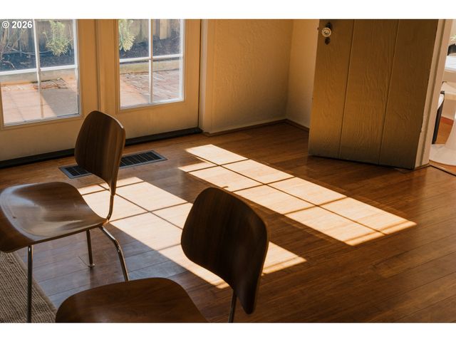 4254 Se SCHILLER St, Portland, OR 97206