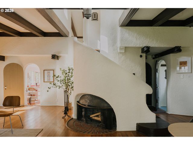 4254 Se SCHILLER St, Portland, OR 97206