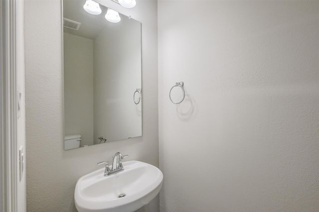 6502 New York Street, Houston, TX 77021