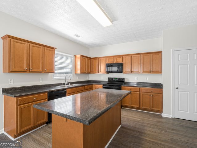 1087 Crown Landing Parkway, Mcdonough, GA 30252