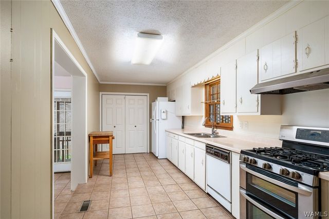 4906 Emerald Bay, Northport, AL 35473