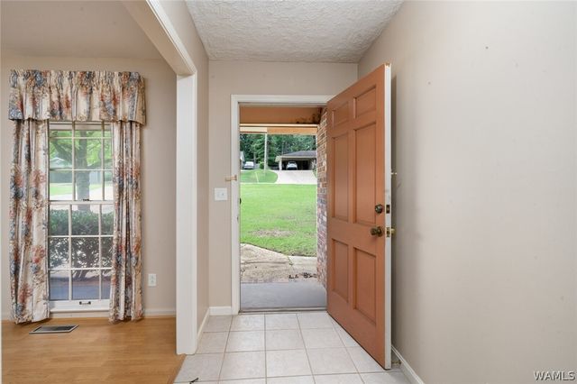 4906 Emerald Bay, Northport, AL 35473