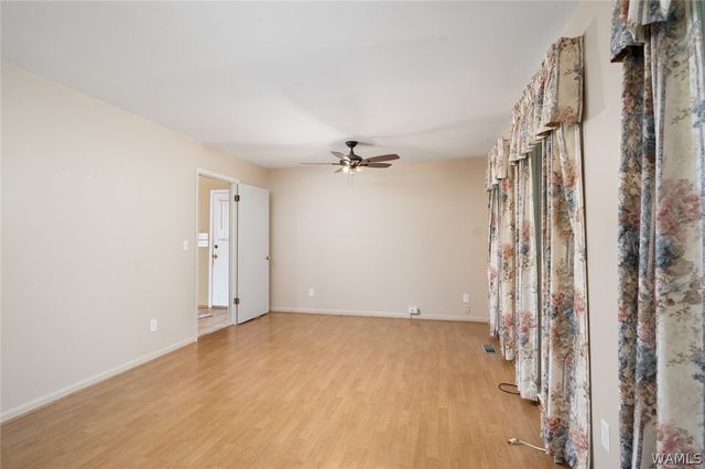 4906 Emerald Bay, Northport, AL 35473