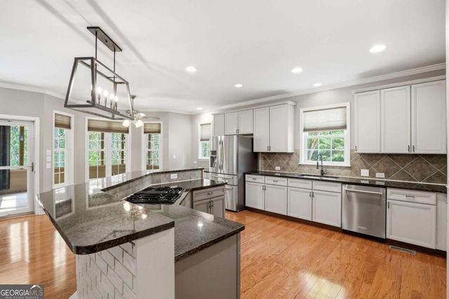 6380 Lake Oak Landing, Cumming, GA 30040