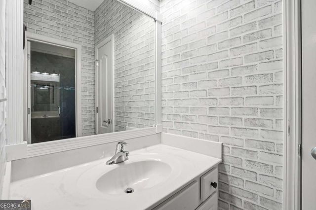 6380 Lake Oak Landing, Cumming, GA 30040