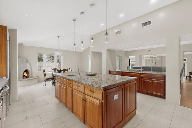 6101 Buffalo Grass Court NE, Albuquerque, NM 87111