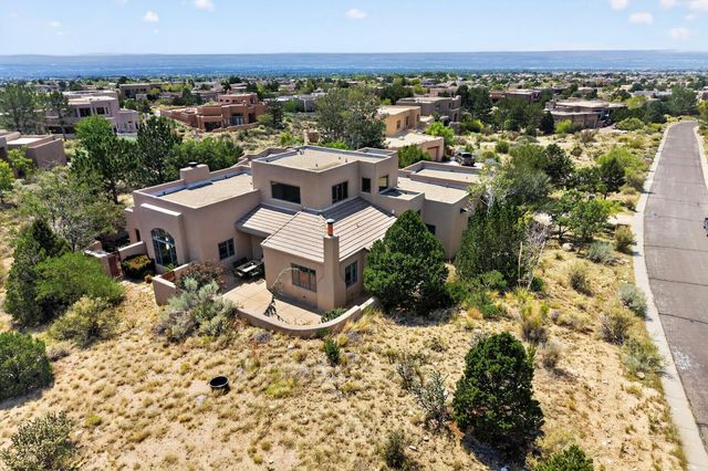 6101 Buffalo Grass Court NE, Albuquerque, NM 87111