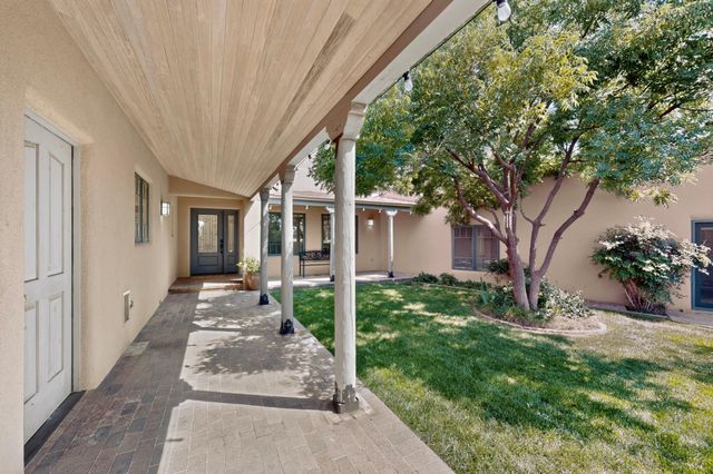 6101 Buffalo Grass Court NE, Albuquerque, NM 87111