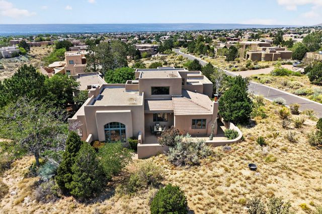6101 Buffalo Grass Court NE, Albuquerque, NM 87111