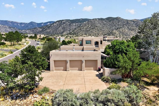 6101 Buffalo Grass Court NE, Albuquerque, NM 87111