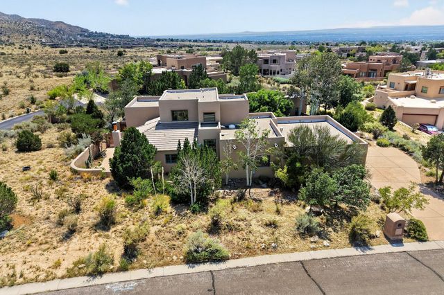 6101 Buffalo Grass Court NE, Albuquerque, NM 87111