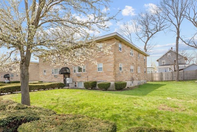 20 Auna Dr 7, Brockton, MA 02301