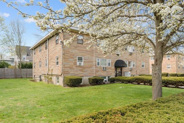 20 Auna Dr 7, Brockton, MA 02301