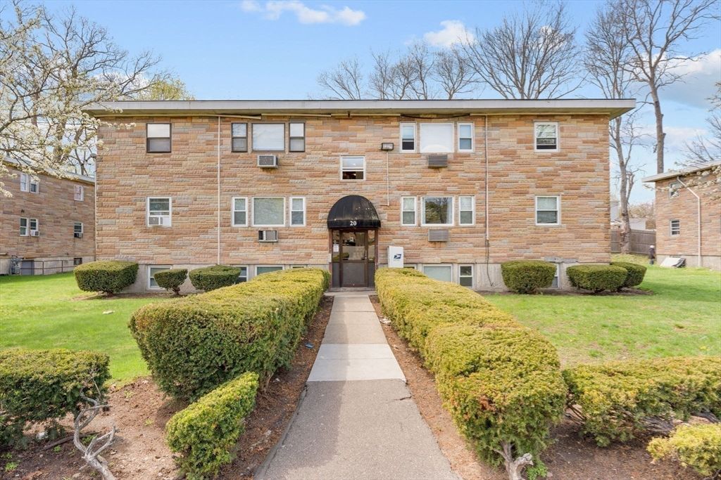 20 Auna Dr 7, Brockton, MA 02301