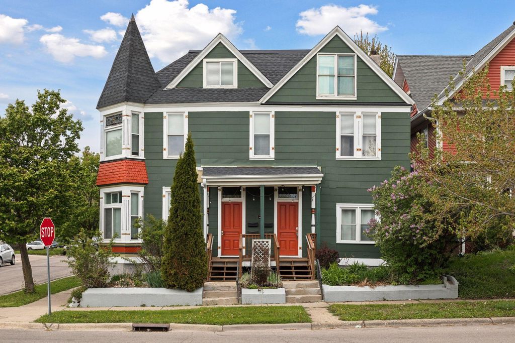 739 Sims Avenue, Saint Paul, MN 55106